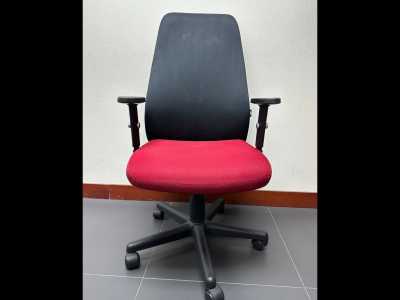 國產品牌Posh二手辦公椅