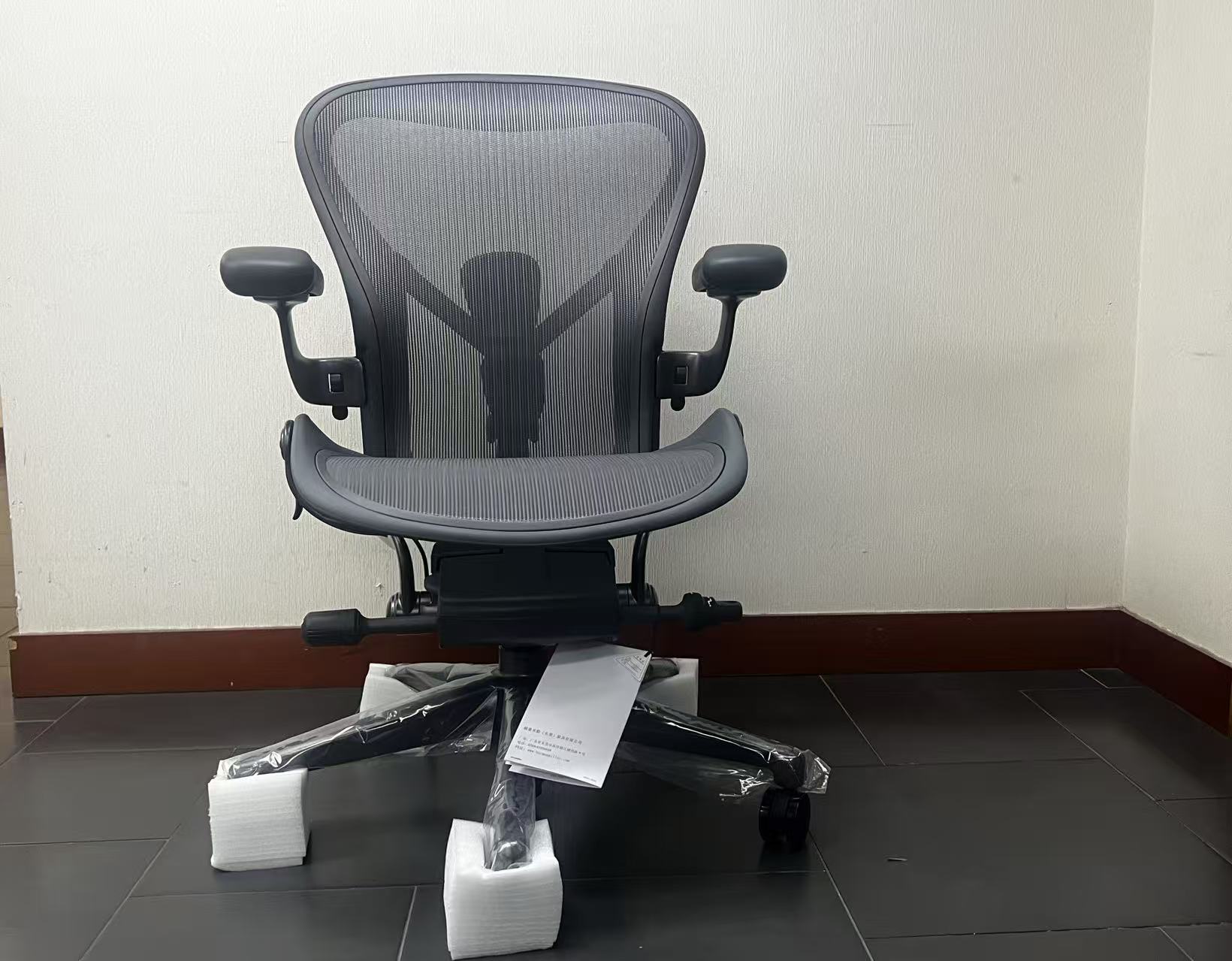 （112026）Hermanmiller/赫曼米勒全新Aeron2網佈轉椅辦公椅人體工學椅灰